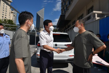 國商人集團慰問堅守在和平區隔離點疫情防控一線工作人員